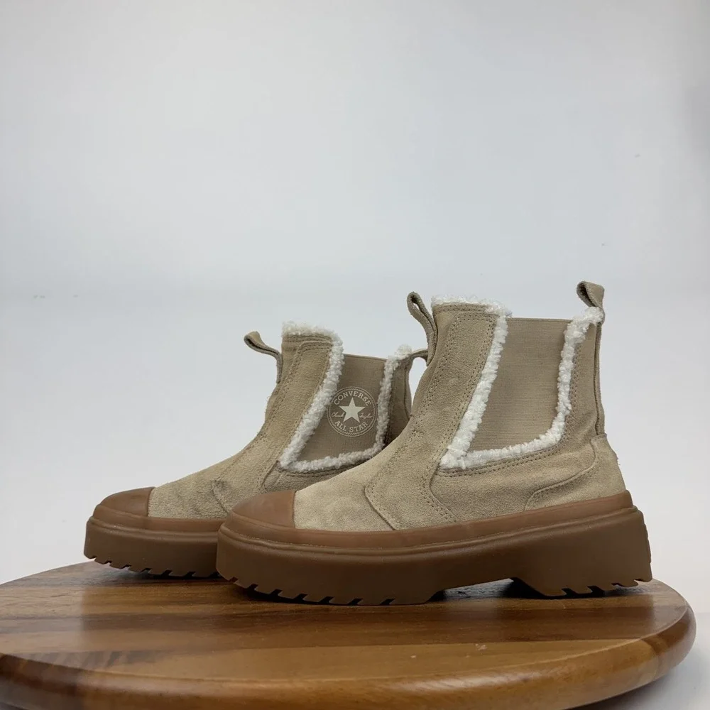 Big Kids Converse Chuck Taylor All Star Chelsea Beige Suede Lug Sole Boot Size 5